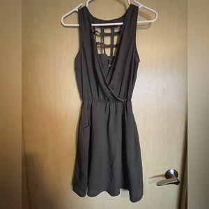 Gorgeous Cross over top dress with pockets EUC
